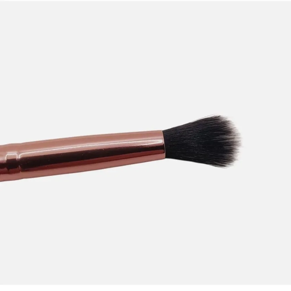 Elizabeth Mott Lilac Tapered Blending Brush